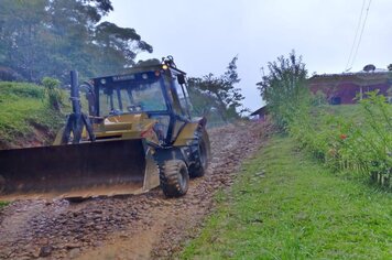 Prefeitura realiza manutenção na estrada vicinal de Pedra Chata