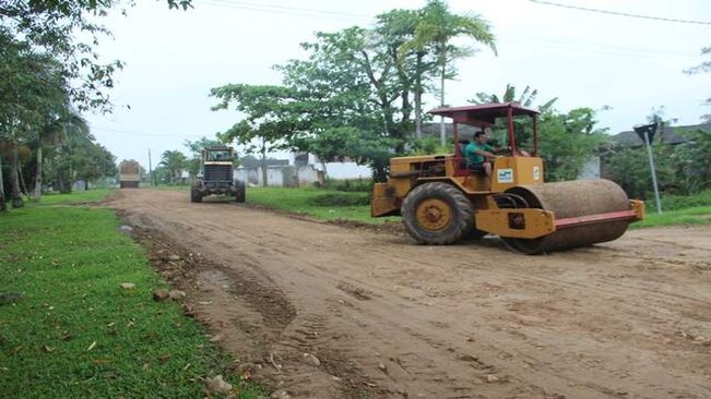 Prefeitura realiza Melhorias em diversas ruas da Sede.